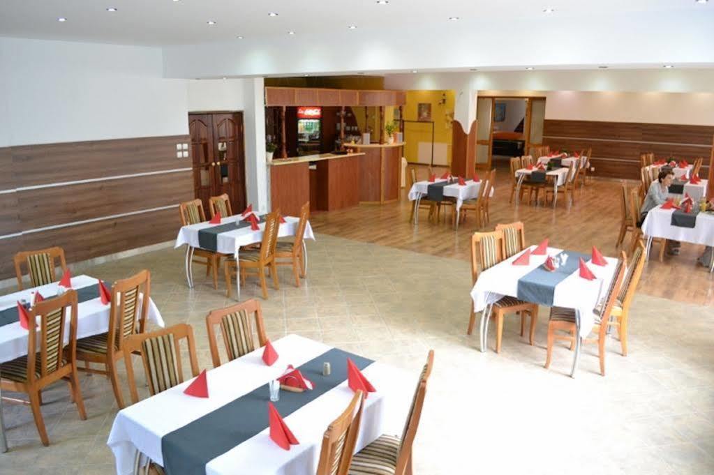 Hotel Milosz Restauracja, Basen Dla Dzieci, Sala Zabaw, Silownia 카르투지 외부 사진