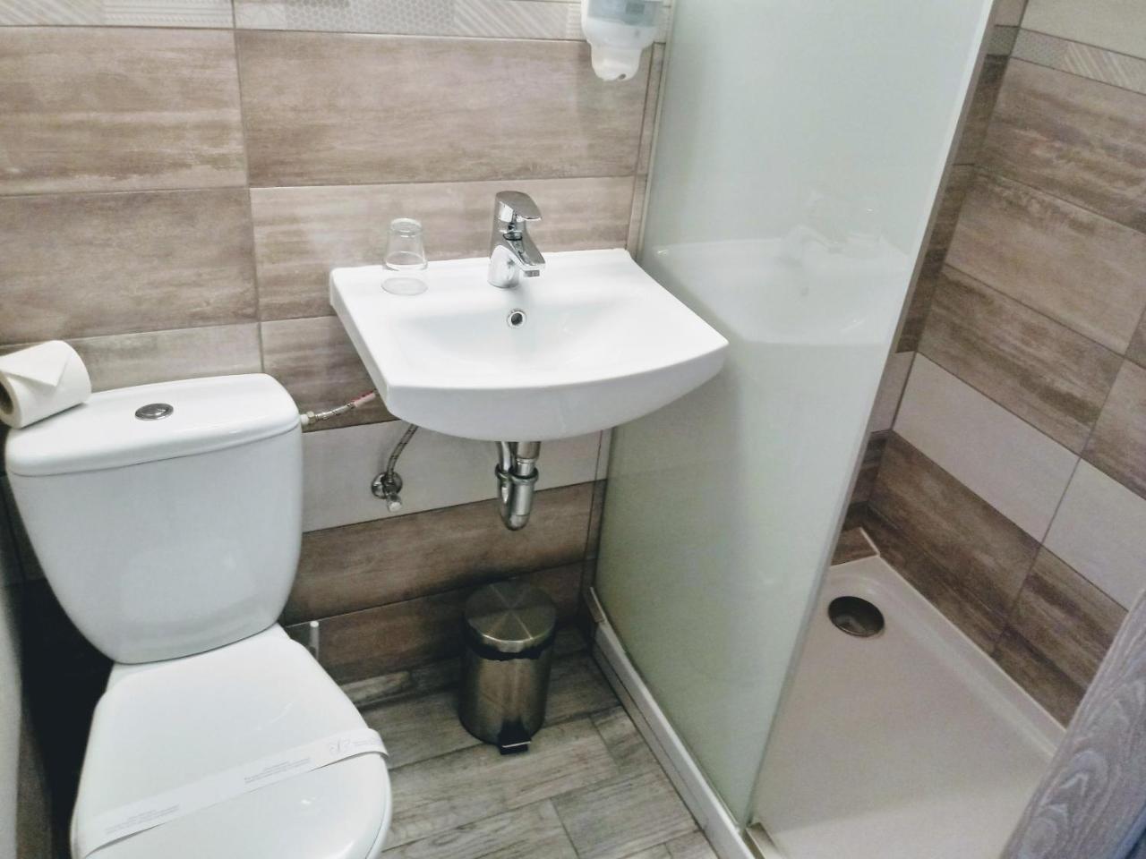 Hotel Milosz Restauracja, Basen Dla Dzieci, Sala Zabaw, Silownia 카르투지 외부 사진